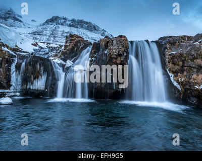 Kirkjufellsa et Cascade Kirkjufell, dans l'ouest de l'Islande Banque D'Images