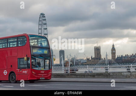 Bus à impériale à Londres Banque D'Images