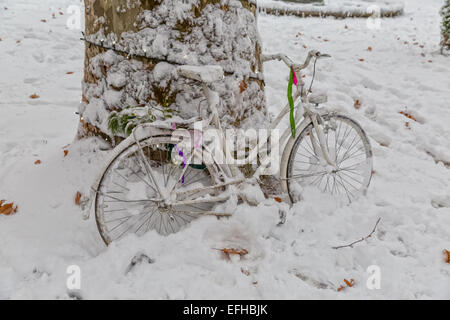 Vélo de Zagreb dans la neige Banque D'Images