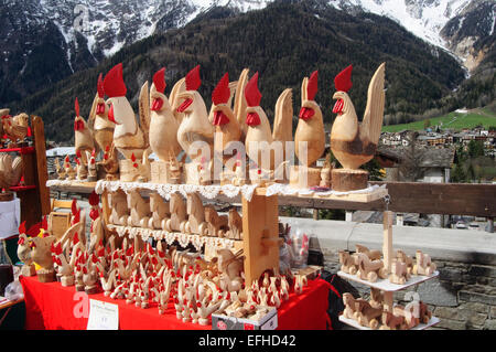 L'Italie, vallée d'Aoste, Courmayeur, Foire de la Pàquerette, marché typique, objet en bois Banque D'Images