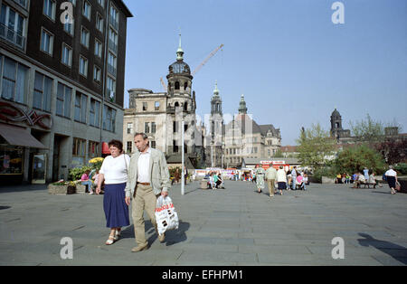 Schlossstrasse, centre de Dresde, Allemagne de l'Est, en juin 1990 Banque D'Images