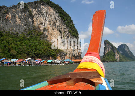 Dans stalkvillage Ko Panyi près de Ao Phang Nga Phuket, la mer d'Andaman, en Thaïlande, en Asie Banque D'Images