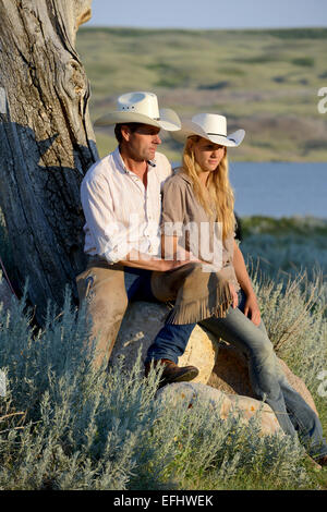 Cowboy et cowgirl, Prairies, Saskatchewan, Canada Banque D'Images