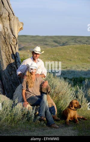 Cowboy et cowgirl, Prairies, Saskatchewan, Canada Banque D'Images