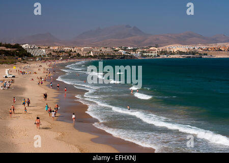 Les gens sur la plage, Costa Calma, Fuerteventura, Canary Islands, Spain, Europe Banque D'Images