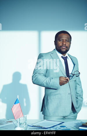 Africains-Américains manager par son lieu de travail permanent Banque D'Images