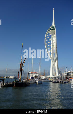 Spinnaker Tower, PORTSMOUTH GUNWHARF QUAYS, Port, Hampshire, Angleterre, Royaume-Uni Banque D'Images