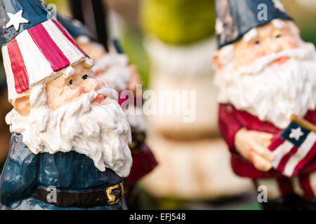 Les petits nains de jardin pour jardin privé. Banque D'Images