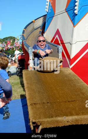 Warwick Davies et sa famille sa première visite au Camp Bestival 2014 comprend : Warwick Davies où : Dorset, Royaume-Uni Quand : 30 juillet 2014 Banque D'Images