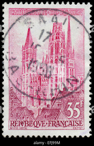 FRANCE - VERS 1957 : un timbre imprimé en France, montre la cathédrale de Rouen, vers 1957 Banque D'Images