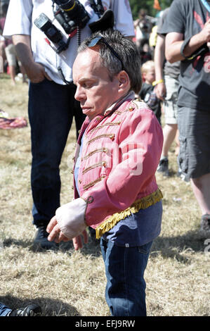 Warwick Davies et sa famille sa première visite au Camp Bestival 2014 comprend : Warwick Davies où : Dorset, Royaume-Uni Quand : 30 juillet 2014 Banque D'Images