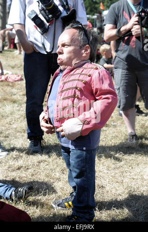 Warwick Davies et sa famille sa première visite au Camp Bestival 2014 comprend : Warwick Davies où : Dorset, Royaume-Uni Quand : 30 juillet 2014 Banque D'Images