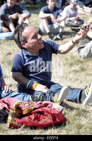 Warwick Davies et sa famille sa première visite au Camp Bestival 2014 comprend : Warwick Davies où : Dorset, Royaume-Uni Quand : 30 juillet 2014 Banque D'Images