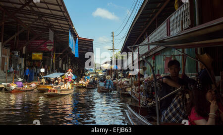 En Thaïlande, le marché flottant de Damnoen Saduak Banque D'Images