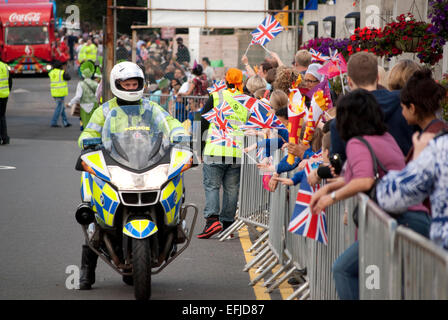 La torche olympique viennent à Gravesend le 20 juillet 2012. Il a visité le gourou Nanak Gurwara à Gravesend où elle a été adoptée à partir d'un Banque D'Images