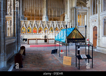 Culte de Saint Swithun dans la cathédrale de Winchester, Hampshire, Angleterre, Royaume-Uni Banque D'Images