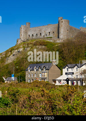 Château de Harlech Gwynedd dans le Nord du Pays de Galles Snowdonia UK une fortification médiévale construite en 1289 par Edward 1 maintenant un site du patrimoine mondial Banque D'Images