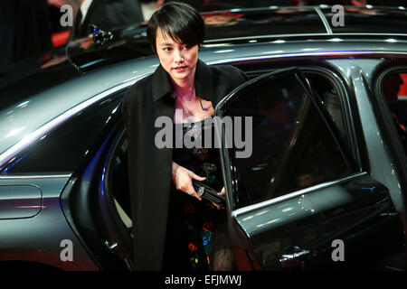 Berlin, Allemagne. 5e Février, 2015. Rinko Kikuchi actrice arrive sur le tapis rouge avant la cérémonie d'ouverture à la 65e Berlinale Festival International du Film de Berlin, Allemagne, le 5 février 2015. Credit : Zhang Fan/Xinhua/Alamy Live News Banque D'Images