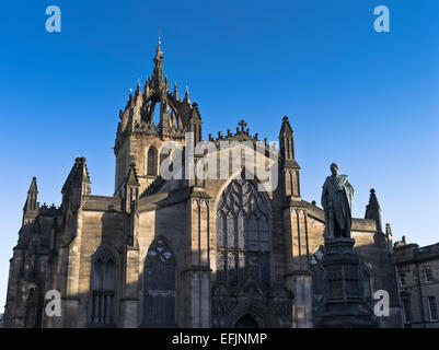 dh St Giles Cathedral ROYAL MILE EDINBURGH Crown Steeple Cathedral Building Duke of Buccleuch Statue scottish Cathedral Banque D'Images