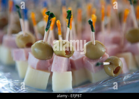 Ham, cheese, apéritif, vert olive, cure-dent Photo Stock - Alamy