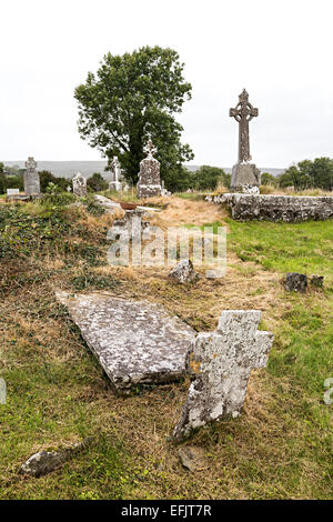 L'église en ruine et des tombes, Rathborney, comté de Clare, Irlande Banque D'Images