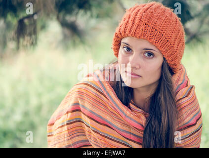 Cute girl en automne Banque D'Images
