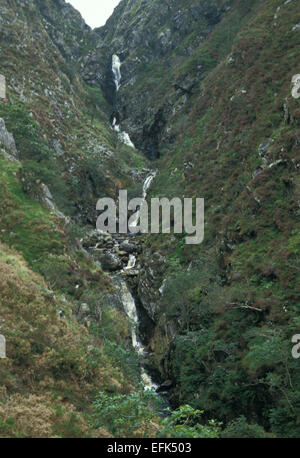 Vale de Ffestiniog. Cynfal Rhaeadr Y mcg d'Afon Gwynedd au Pays de Galles UK Banque D'Images