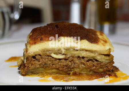 La Moussaka est un des meilleurs plats grecs connus dans le monde. Banque D'Images