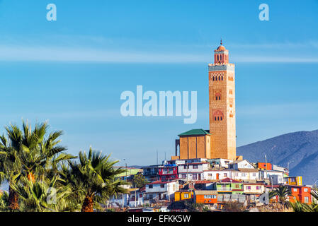 Mosquée bleue en haut d'une colline avec des maisons à Coquimbo, Chili Banque D'Images