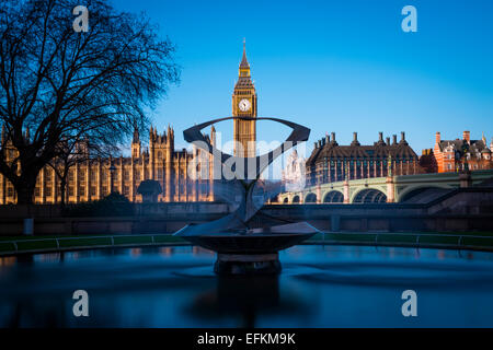 Big Ben est le surnom de la Grande Cloche de l'horloge aussi connu sous le nom de Tour de l'horloge et Elizabeth Tower. Banque D'Images