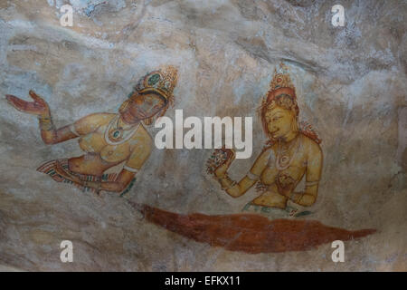 Fresques anciennes de maidens sur cave mur à la forteresse du Rocher de Sigiriya, Sigiriya, Sri Lanka Sigiriya, Sri Lanka,rock,unesco,cave,art, Banque D'Images