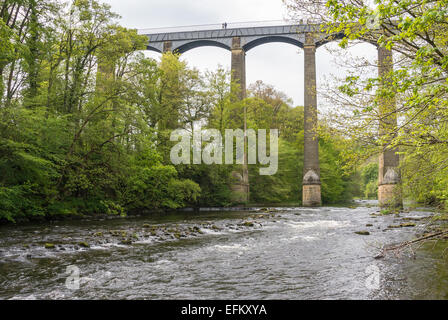 Aqueduc de Pontcysyllte la plus longue et plus haute de Bretagne porte le canal de Llangollen sur la rivière Dee Banque D'Images