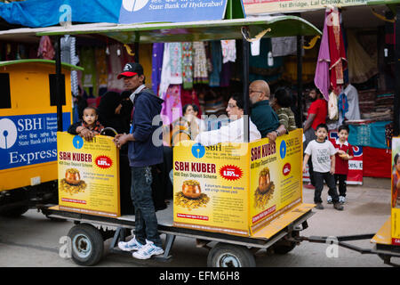 Toy train à Numaish, une exposition industrielle à Hyderabad, Inde Banque D'Images