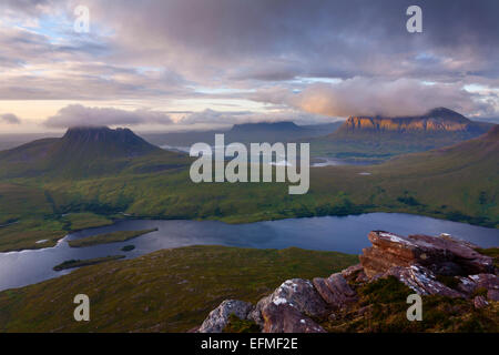 Un trio d'Inverpolly Assynt et icônes : Stac Pollaidh, Suilven et Cul Mor. C'est le paradis des hillwalker Banque D'Images