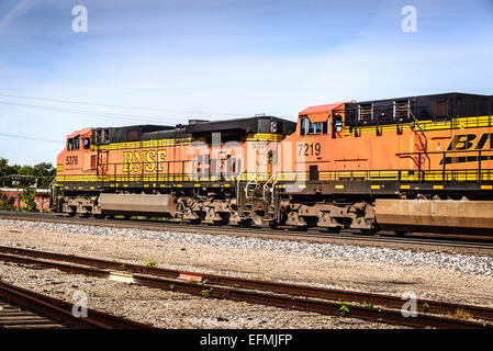 BNSF GE C44-9W #  5376 & GE ES44DC #  7219, Springfield, Missouri Banque D'Images