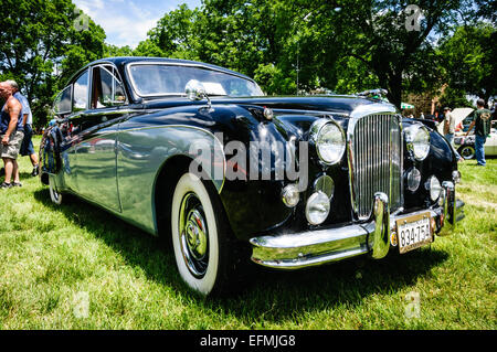 1959 Jaguar Mark IX, Antique car show, Sully Historic Site, Chantilly, Virginia Banque D'Images