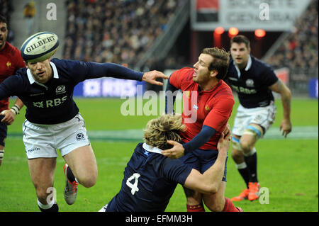 Paris, France. 07Th Feb 2015. 6-Nations tournoi international de rugby. La France contre l'Ecosse. CAMILLE LOPEZ (fra) présenté par le pack écossais : Action Crédit Plus Sport/Alamy Live News Banque D'Images