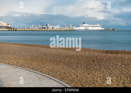 Le port de ferry de Douvres promenade du bord de l'Angleterre Kent UK Banque D'Images