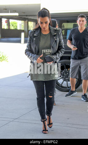 Kim Kardashian va faire les courses à Topanga Mall à Canoga Park comprend : Kim Kardashian Où : Canoga Park, California, United States Quand : 05 août 2014 Banque D'Images