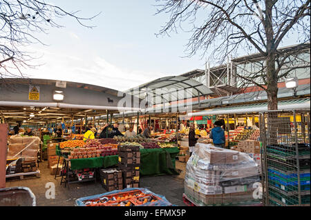 Plein air Bullring marché de fruits et légumes shopping centre Birmingham Banque D'Images