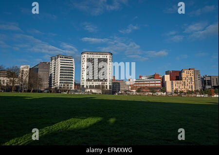 East side park birmingham bâtiments autour du nouveau centre-ville à côté du parc urbain où l'curzon street hs2 station sera Banque D'Images