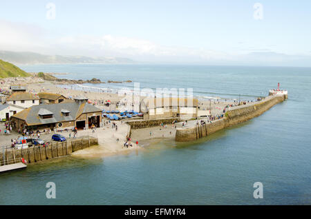 Harbour et banjo Pier, Looe, Cornwall, England, UK Banque D'Images