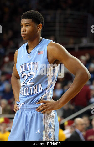 Chestnut Hill, Massachusetts, USA. 07Th Feb 2015. North Carolina Tar Heels de l'avant Ésaïe Hicks (22) au cours d'un match de basket-ball de NCAA entre le North Carolina Tar Heels et Boston College Eagles à Conte Forum à Chestnut Hill, Massachusetts. Caroline du Nord a battu Boston College 79-68. Credit : Cal Sport Media/Alamy Live News Banque D'Images