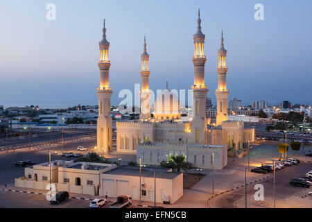 Mosquée Zayed à Ras al-Khaimah, aux Emirats Arabes Unis Banque D'Images