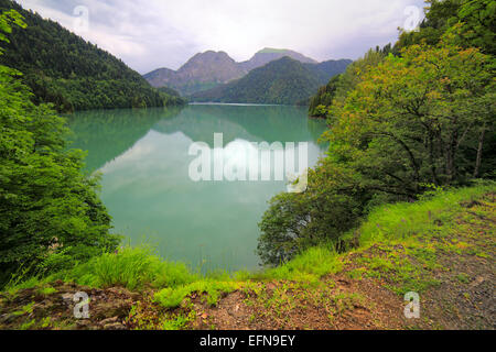 108.31 lac, montagnes du Caucase, de l'Abkhazie, Géorgie Banque D'Images
