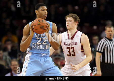 Chestnut Hill, Massachusetts, USA, 07th Fév, 2015. A22 et Boston College Eagles guard Patrick Heckmann (33) en action lors d'un match de basket-ball de NCAA entre le North Carolina Tar Heels et Boston College Eagles à Conte Forum à Chestnut Hill, Massachusetts. Caroline du Nord a battu Boston College 79-68. Credit : Cal Sport Media/Alamy Live News Banque D'Images