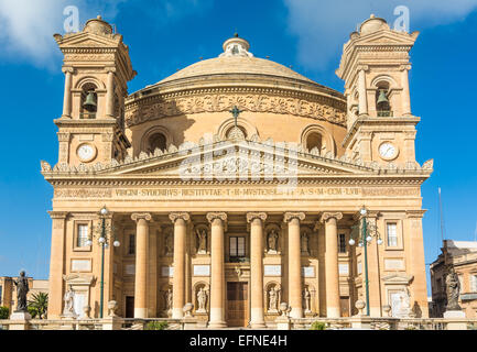 La célèbre église St Mary's à London à Malte qu'on appelle parfois la rotonde de Mosta ou le dôme de Mosta. C'est la troisième plus grande Banque D'Images