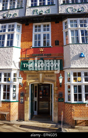 Le Red Cow Public House High Street Market Harborough Leicestershire UK Banque D'Images