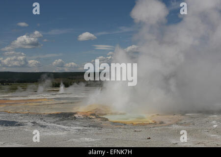 Clepsydre clepsydre qui éclaterait en Geyser Geyser Geyser Basin inférieur ; Jim Peaco ; juillet 2009 ; Catalogue # 18771 ; l'Original # E7Y6822 Banque D'Images