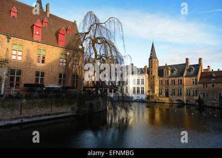 Rozenhoedkaai canal près de la rivière Dijver, Bruges, Belgique Banque D'Images